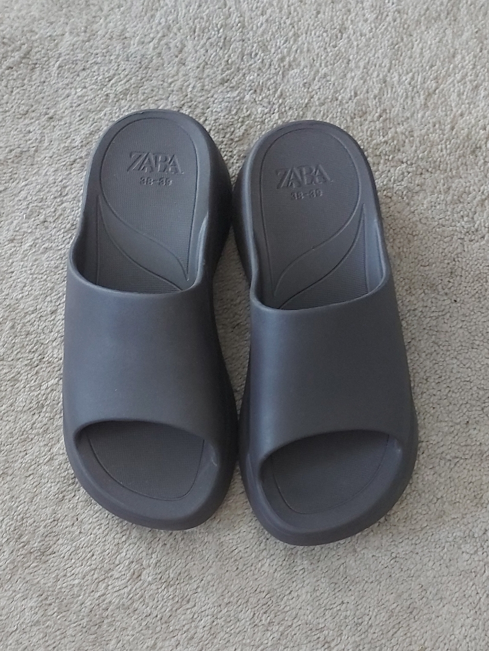 🦋3/$30🦋 Zara brown platform rubber slides